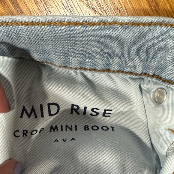 *LUCKY BRAND* Light Wash Straight Leg Flower Cutoff Jeans Size 4 - Picture 3 of 8